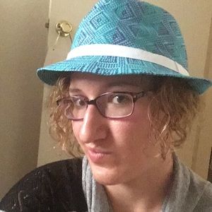 💕 2 for $10 Sale 💕 Blue and White Straw Fedora